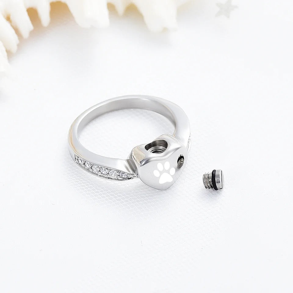 Einzigartiger pelziger Charm-Ring