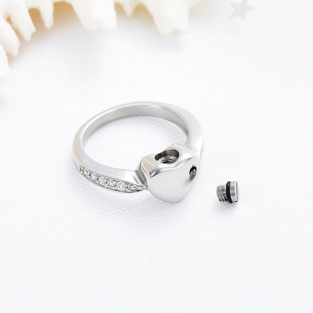 Einzigartiger pelziger Charm-Ring