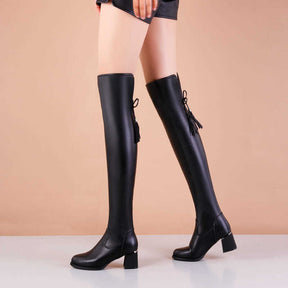 Kniehoher, eleganter Stiefel SereneStride