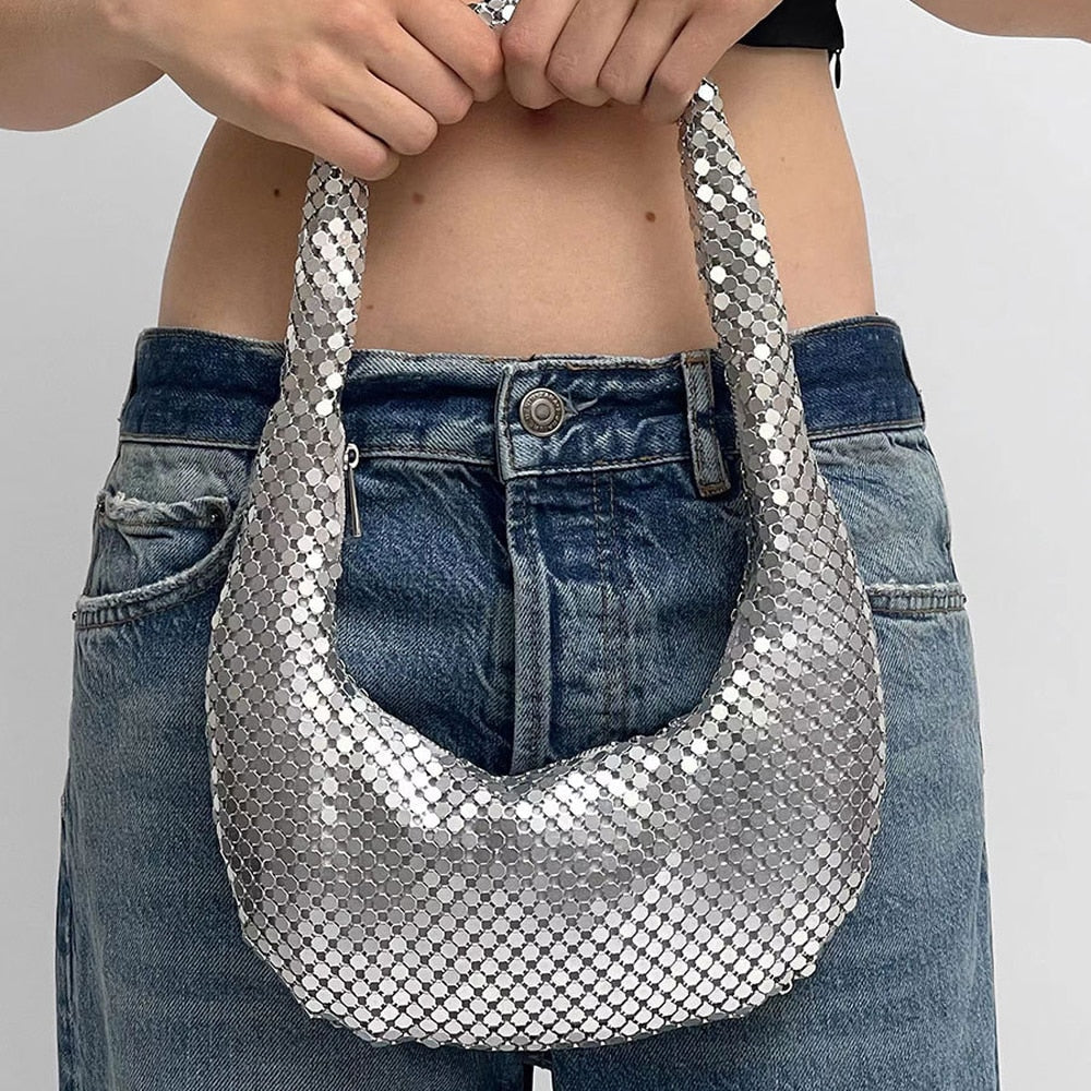 Rubinrote Strass-Tasche