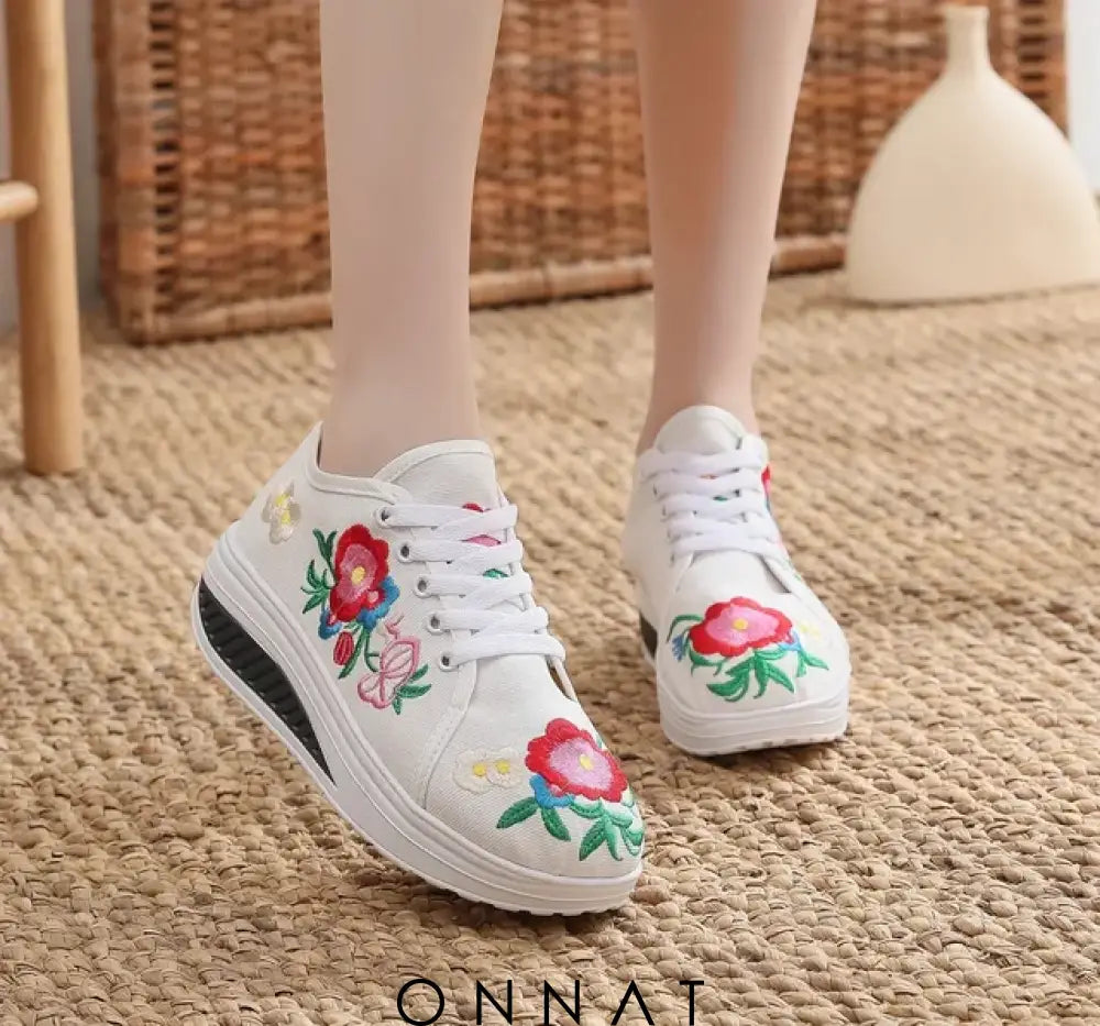 Florinda Sneakers - Embroidered With Flowers And Laces White / 35 Shoes