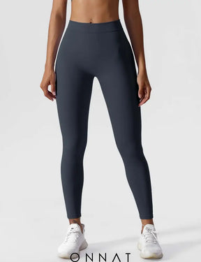 Onnat V-Back Ruched Leggings