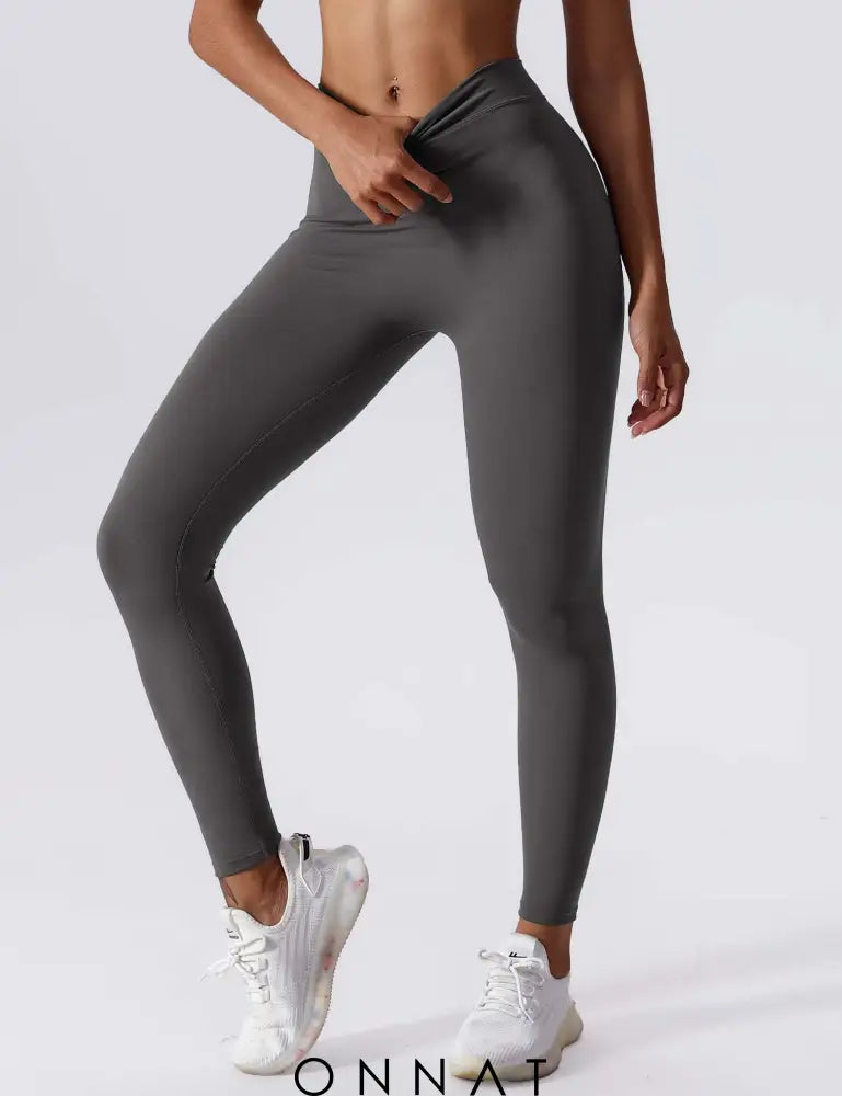 Onnat V-Back Ruched Leggings