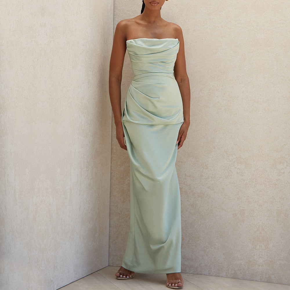 Drapiertes, figurbetontes Schlauch-Maxikleid aus Satin